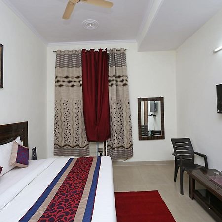 Oyo 8910 Celeste Inn Greater Noida Bagian luar foto