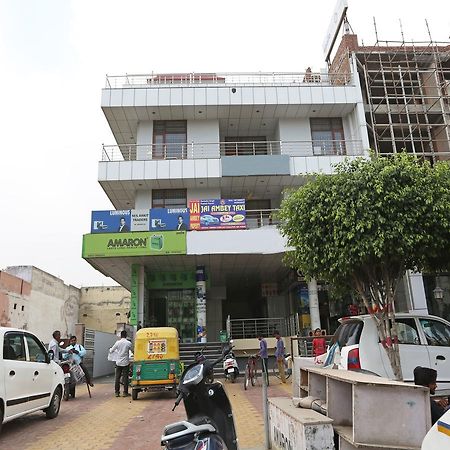 Oyo 8910 Celeste Inn Greater Noida Bagian luar foto