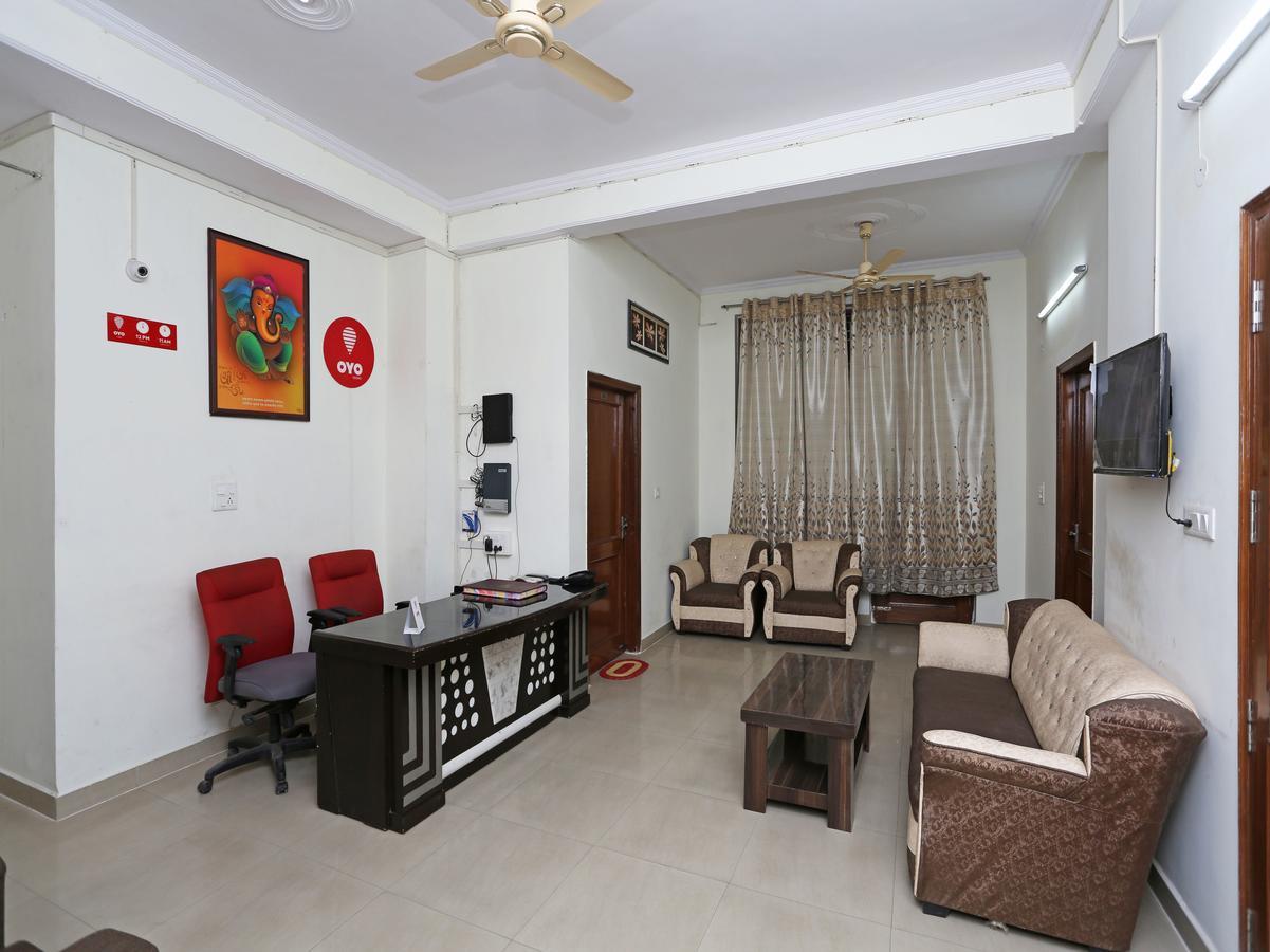 Oyo 8910 Celeste Inn Greater Noida Bagian luar foto