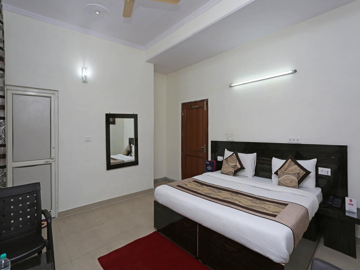 Oyo 8910 Celeste Inn Greater Noida Bagian luar foto