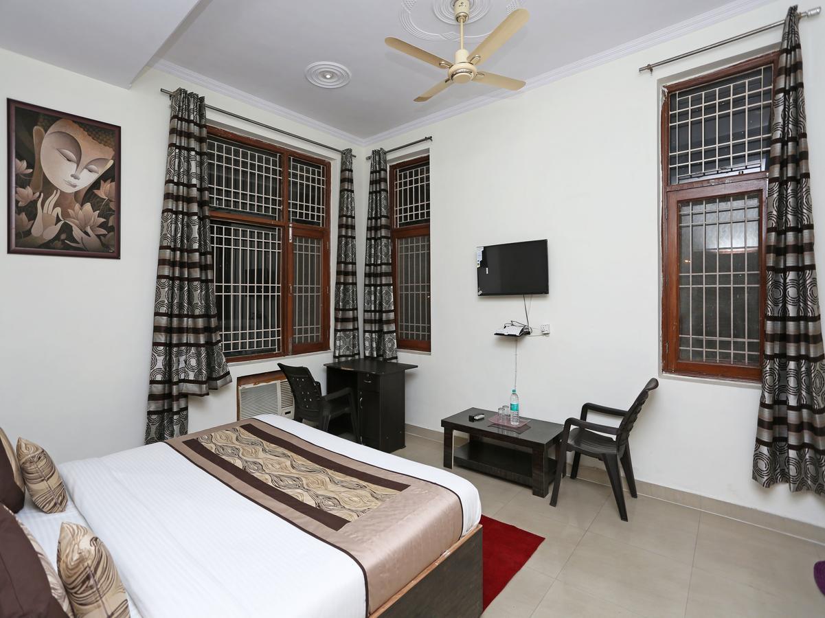 Oyo 8910 Celeste Inn Greater Noida Bagian luar foto